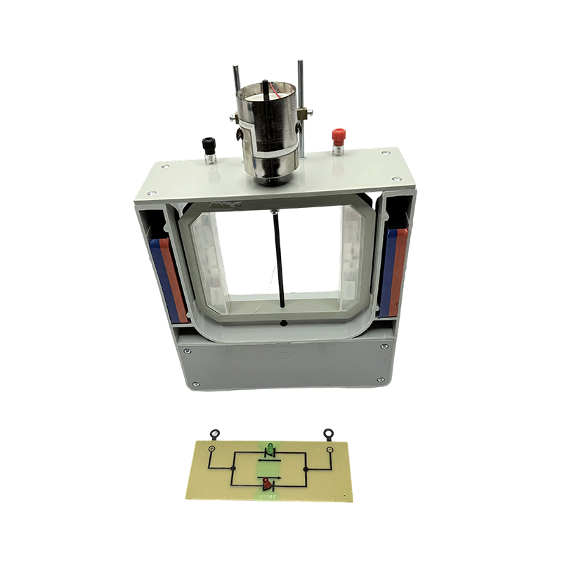 Mały model silnika elektromagnetycznego do instrumentu dydaktycznego w laboratorium fizyki